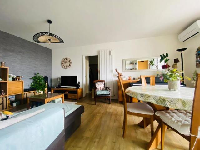 Cauderan centre / ligne g, bus 73, 02 / t3 bis 3chbres / residence verdoyante / dernier etage / cave / parking !