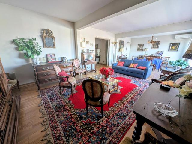 Caudéran Pasteur Appartement 3 pièce s 106 m2 ascenseur, balcon, garage et cave