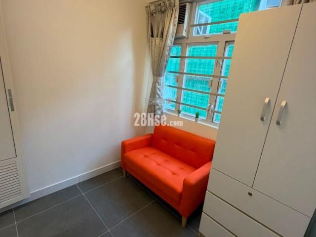 Causeway Bay Hong Kong Mansion [Agency Ads] Low Floor 3 12|23/F 靚裝修套一房及一開四新裝修及新傢俬交通方便及銅鑼灣地鐵站E出口五分鐘 Hints