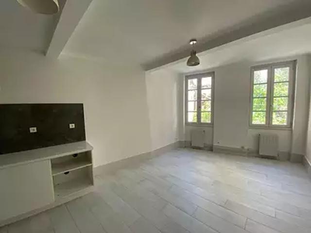 Caussade 82300 Location appartement 2 pièces t2