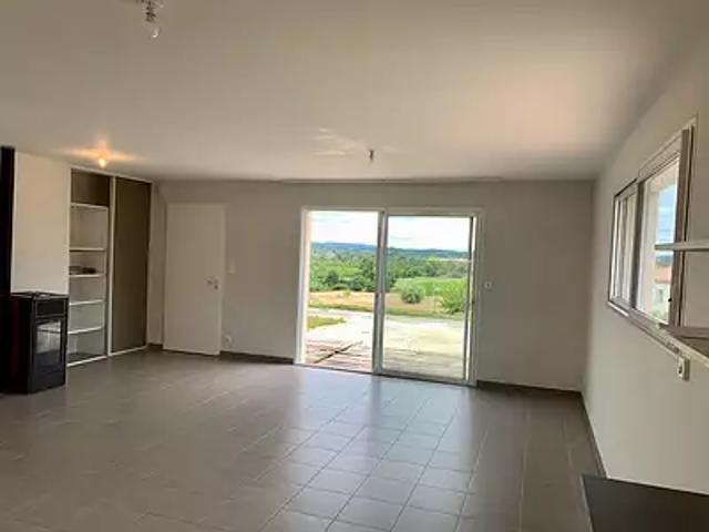 Caussade 82300 Location maison 4 pièces t4 au dernier étage