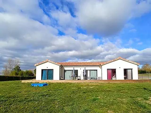 Caussade 82300 Location maison 6 pièces t6 au dernier étage