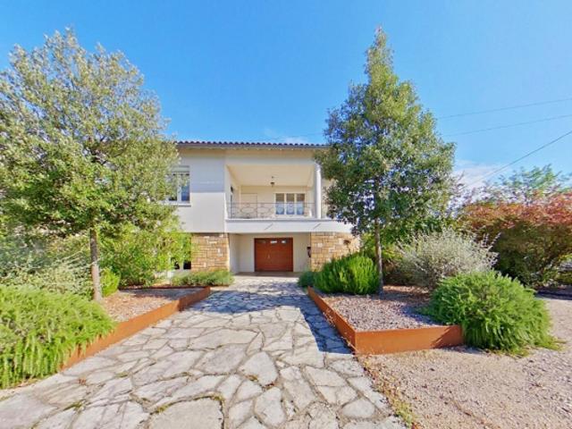 CAUSSADE Maison sur sous sol, commerces à pied