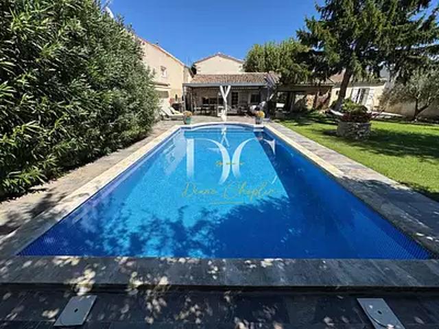Cavaillon 84300 Achat / Vente maison 8 pièces t8 piscine terrasse