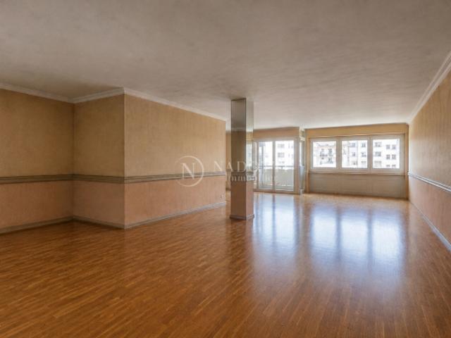 Cavaillon Hyper Centre Appartement de 125 m² avec ascenseur et garage