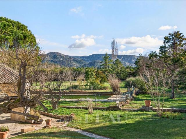 Cavaillon Mas provençal 260m² Cavaillon