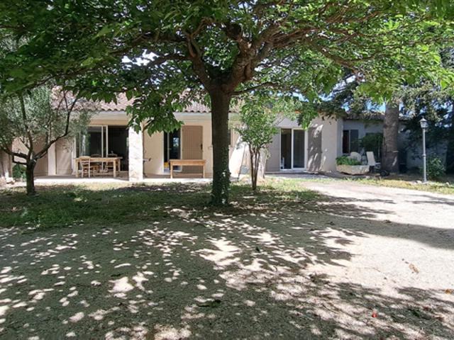 Cavaillon villa de plain pied sur terrain constructible