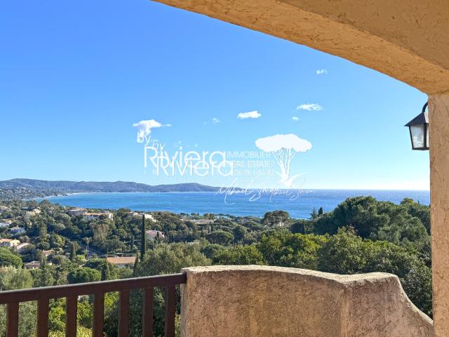 CAVALAIRE SUPERBE VUR MER Très gros potentiel !