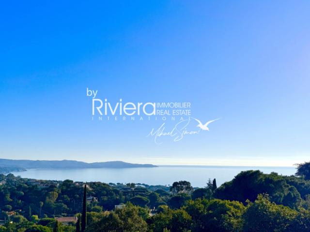 CAVALAIRE SUPERBE VUR MER Très gros potentiel !