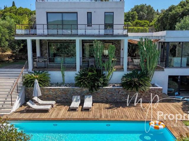 CAVALAIRE SUR MER 5 chambres avec piscine
