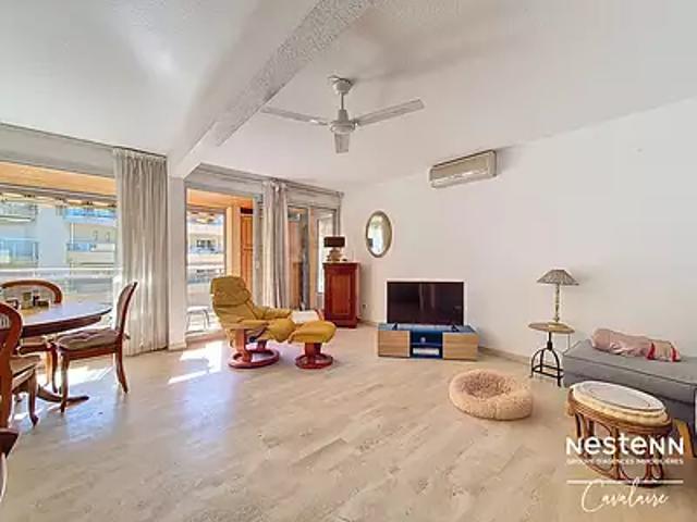 Cavalaire sur Mer 83240 Achat / Vente appartement 4 pièces t4 au dernier étage piscine