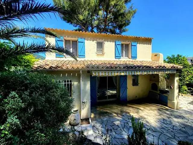 Cavalaire sur Mer 83240 Achat / Vente maison 4 pièces t4 terrasse parking
