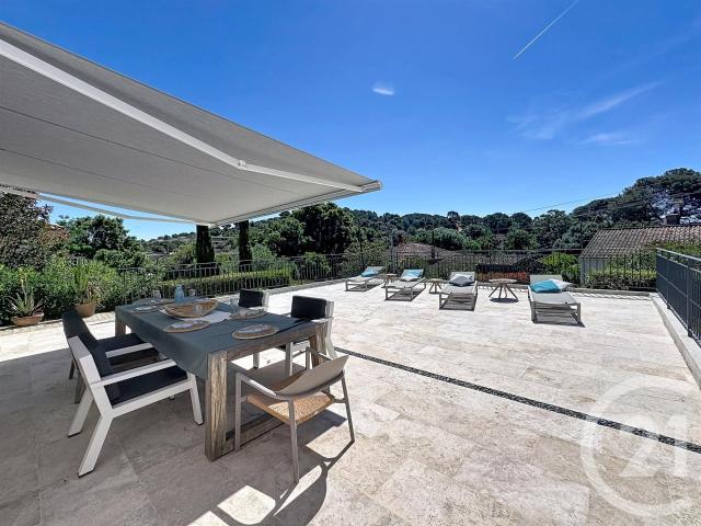Cavalaire sur mer Découvrez cette agréable maison située sur. 137m² Cavalaire sur Mer
