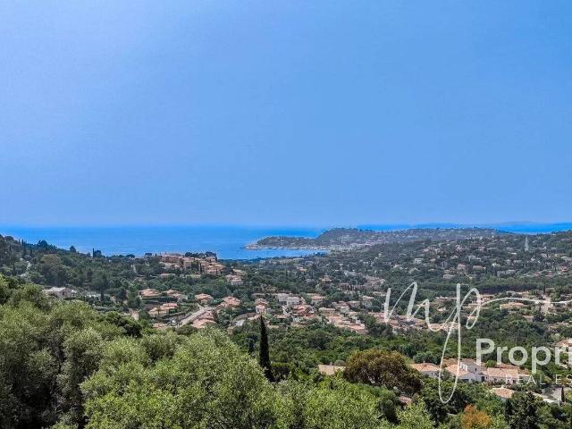 CAVALAIRE SUR MER Maison 4 chambres vue mer avec piscine