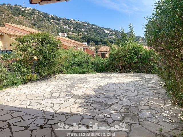 CAVALAIRE SUR MER Rez de jardin avec Garage + parking