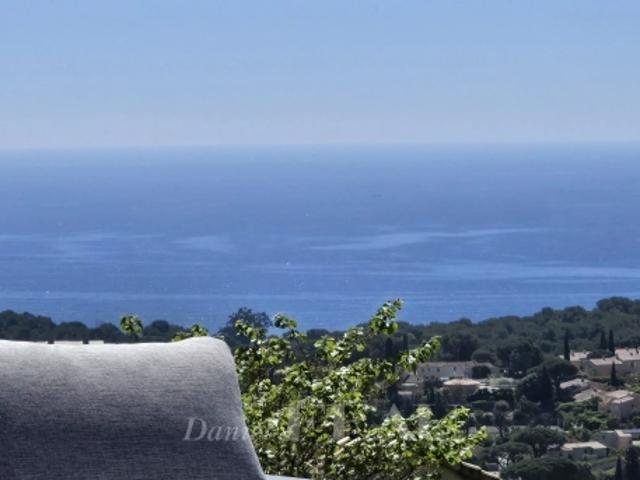 Cavalaire Villa avec vue dégagée sur la mer