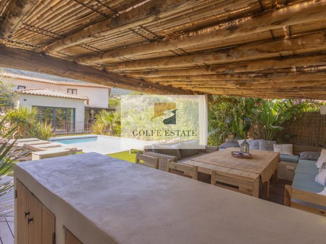 Cavalaire: Villa 'neuve' 4 chambres en suite, piscine, au ca. 185m² Cavalaire sur Mer