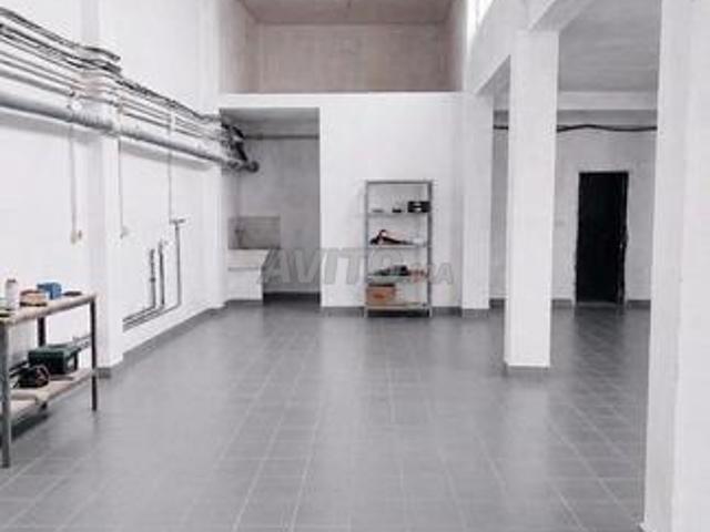 Cave à Louer 160m² / Quartier du Parc pour le stock