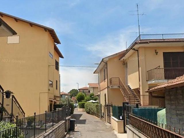 Cave quadrilocale finemente arredato