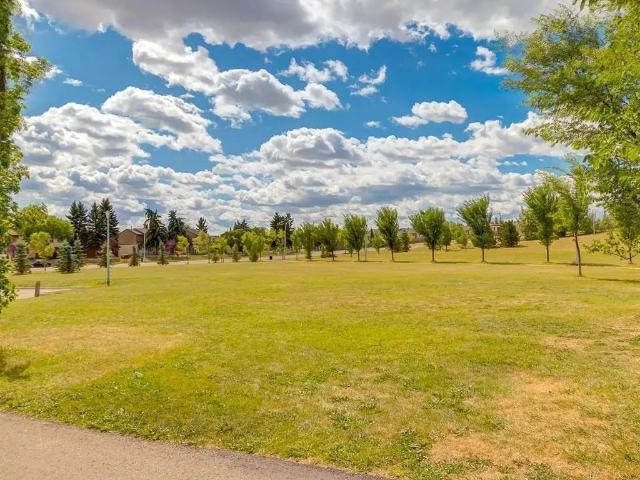 Cavell Ridge Townhomes 3 Bedroom Home for Rent at 15 1 15 Hyndman Cres Nw, Edmonton, AB T5A 4S5 Canon Ridge