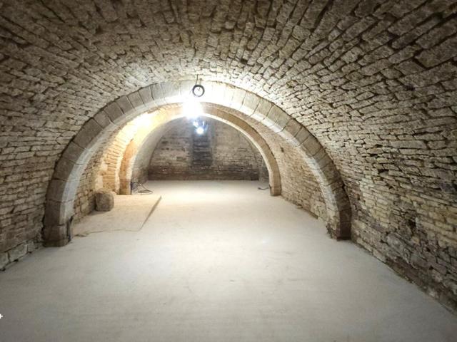 Caves Voutées