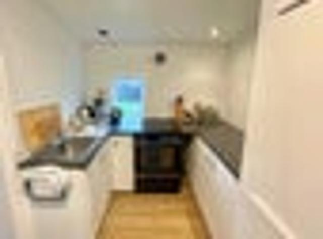 Caversham, 2 bedrooms, $495 pw