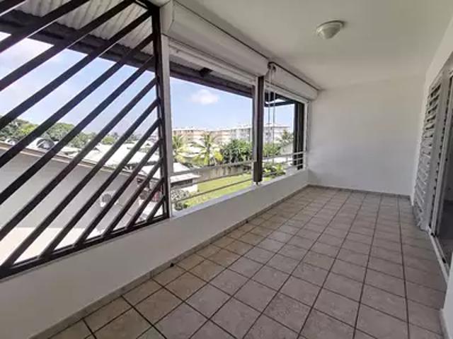 Cayenne 97300 Location appartement 2 pièces t2 au dernier étage piscine
