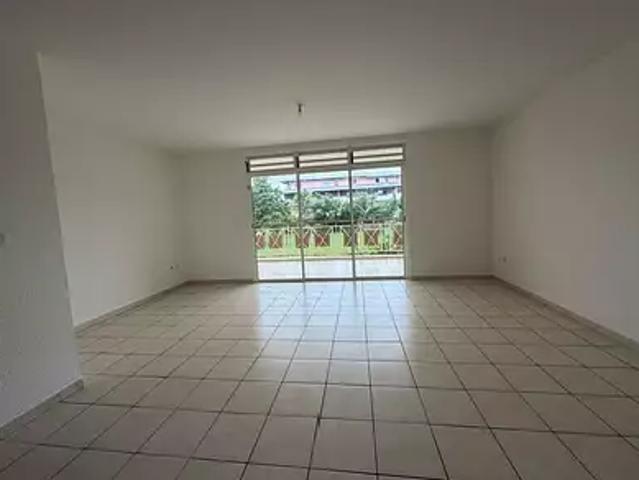 Cayenne 97300 Location appartement 2 pièces t2 piscine terrasse