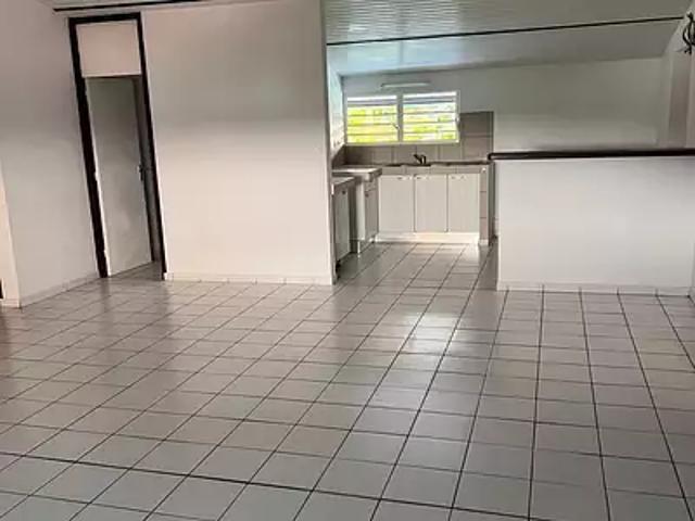 Cayenne 97300 Location appartement 3 pièces t3 au dernier étage