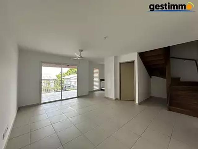 Cayenne 97300 Location appartement 4 pièces t4 au dernier étage