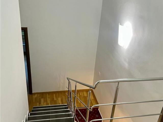 Cazare Exclusiv Femei l Buna Ziua | Curte