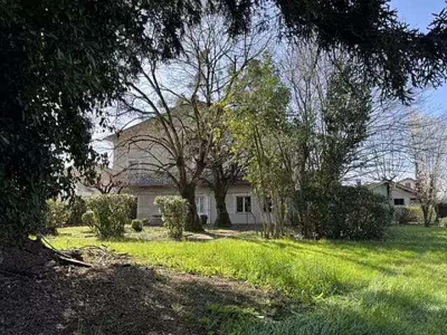 Cazères 31220 Achat / Vente maison 9 pièces t9 au dernier étage parking