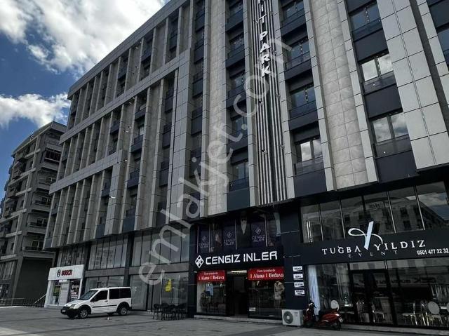 Cb Acar'da Merit Park'ta Kiralık Ön Cephe Daire eşyalı eşyasız