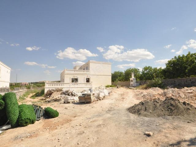 Cb Acar'dan Gölpınarda Site İçerisinde Satılık Lüks Villa
