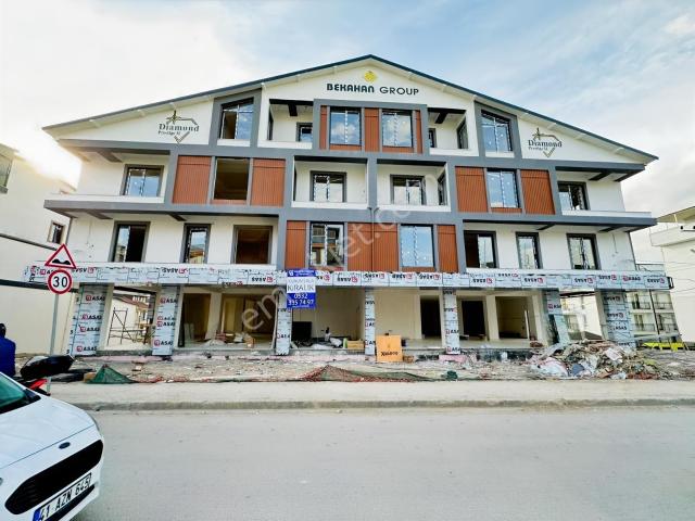 Cb Akademi Bağçeşme Cadde Üzeri Kurumsala Kiralık 700 M2 İşyeri