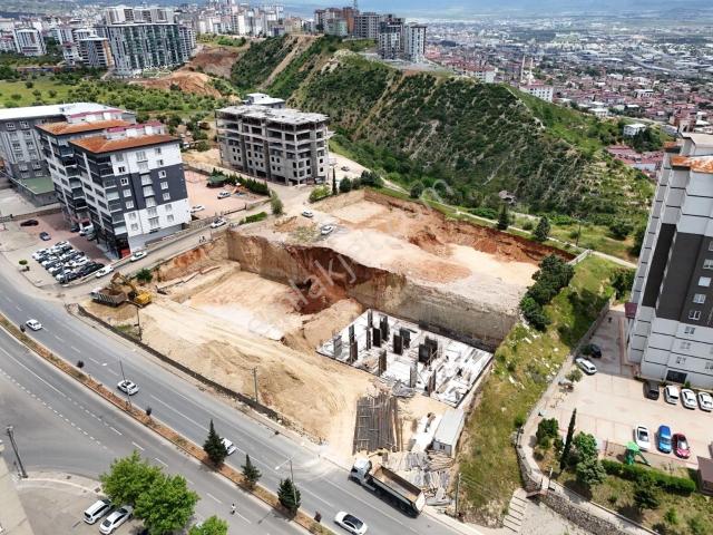 Cb'den Ağcalı Mh.de Caddeye Yakın Yerinde Dönüşüm Satılık 3+1