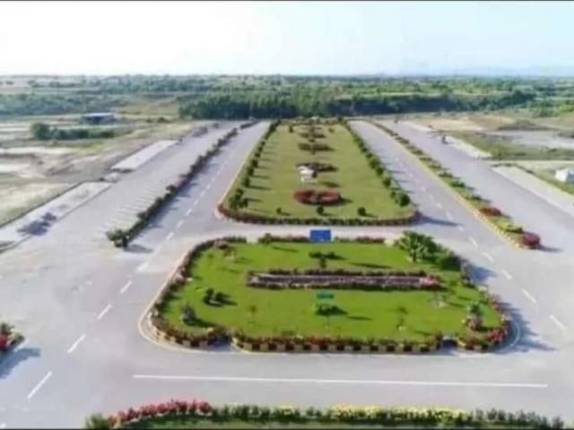 Cbr town phase 2 residancia block main thalyaan interchange 5m psesion islamabad cbr town id 09690