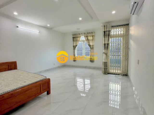 Cg nhà hoàn thiện 1 trệt 3 lầu đầy đủ nội thất trục chính a2 bùi quang trinh kdc phú an