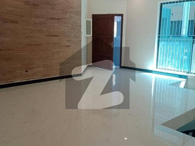 CDA Sectore F 11 Islamabad Upper Portion House Available For Rent