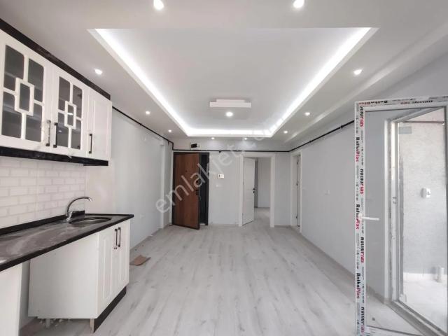Cemal Gürsel Bulvarına Cephe Ara Kat Geniş Sıfır 1+1