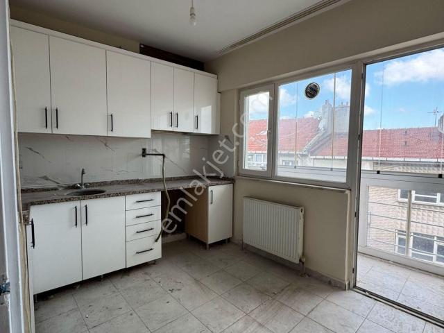 Cemaliye Mahallesinde 3+1 Ara Kat Satılık Daire