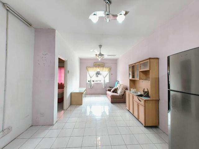 Cemara AptWith Lift Walk to LRT KTM Mark Up Loan Low Down Payment