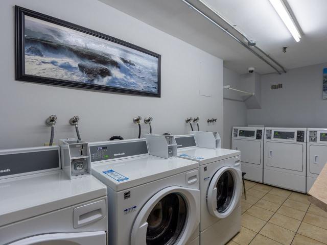 Centennial Park Place Apartments 1 Bedroom Apartment for Rent at 131 Maxwell St, Sarnia, ON N7T 7N9 Central City