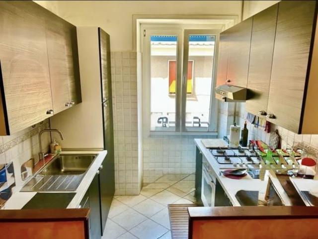CENTOCELLE BILOCALE ADIACENTE METRO C €1000