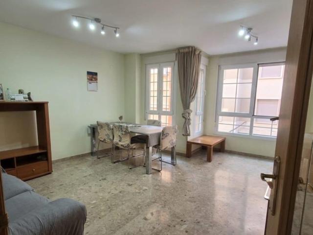 Centro de Castellón: Vivienda Impecable con Aire A/C y Máxima Tranquilidad ​Descripción