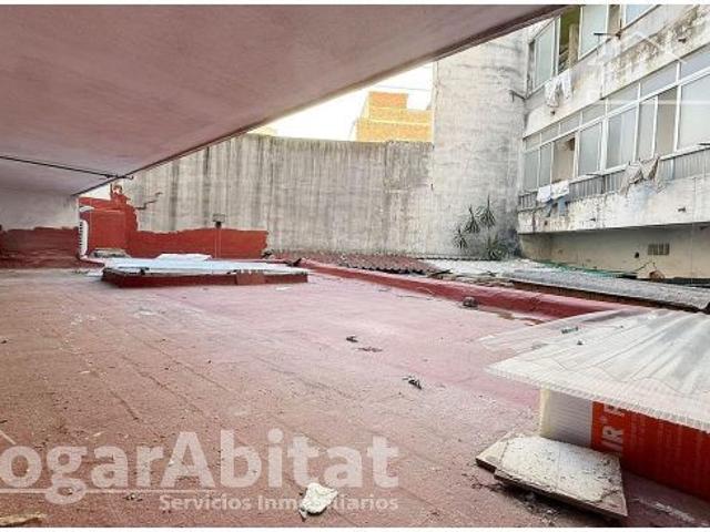 ¡CENTRO DE GANDIA! BAJO MUY AMPLIO CON TERRAZA Y TRASTERO