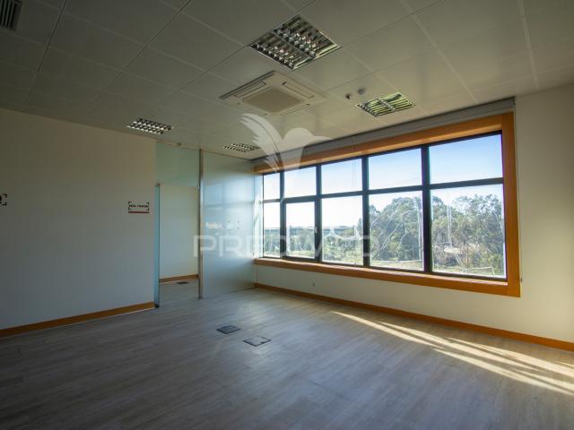 Centro de escritorios na Beloura / Sintra