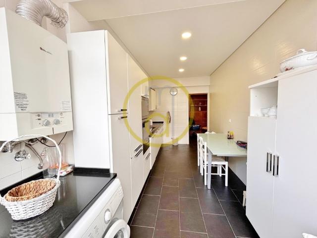 CENTRO LISBOA / AV. REPUBLICA metro apt. T2 mobilado. Garagem Lisboa › Avenidas Novas