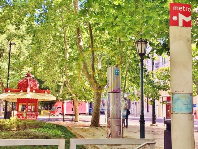 CENTRO LISBOA / LARGO ANUNCIADA perto COLISEU ap. T3 renovado Lisboa › Santo António