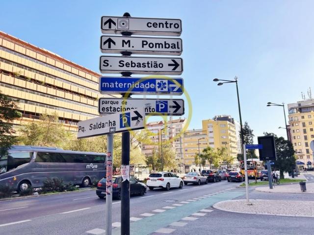 CENTRO LISBOA / PICOAS escritório 50m2 com ar cond. Garagem
